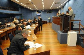 Oito projetos estão na pauta desta quarta-feira