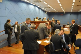 Pauta da sessão de 2ª feira (15/10)