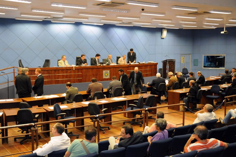 Pauta da sessão desta quarta-feira (18/04)