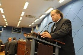Projeto prevê vale-alimentação a servidores aposentados