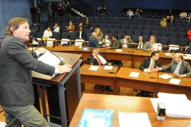 Projeto que veta empresas irresponsáveis passa em 1ª votação