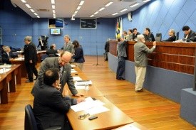 Resultado da sessão de segunda-feira da Câmara