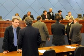 Treze projetos estão na pauta desta quarta-feira (08/08)
