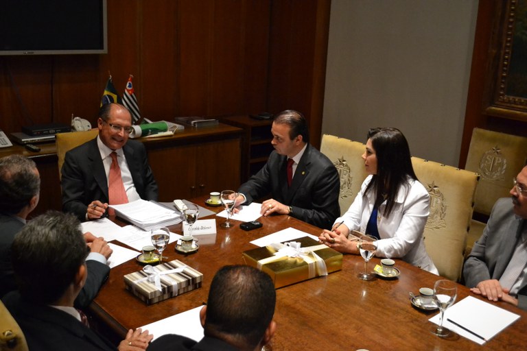 Vereadora Leonice da Paz se compromete a intermediar sede para 2a Seccional de Campinas