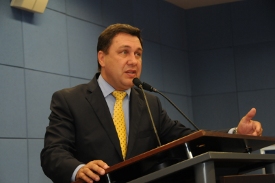 Audiência discute projeto que prevê aquecimento solar em moradia popular 