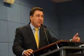 Audiência discute projeto que prevê aquecimento solar em moradia popular 