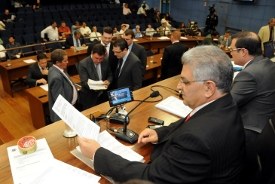 Câmara aprova parecer desfavorável às contas da Prefeitura de 2005
