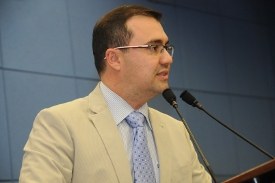 Câmara entrega título de Cidadão Emérito a empresário do ramo automobilístico 