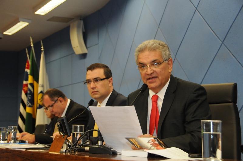   Câmara faz diligência para apurar capacidade de fornecedor de computadores