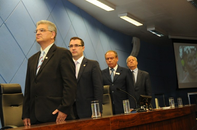 Câmara homenageia profissionais da saúde
