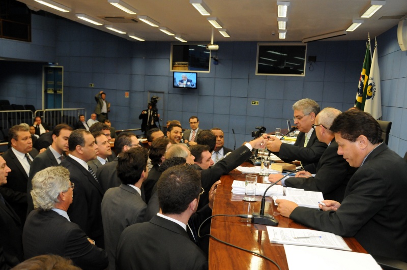   Câmara instala CPI para investigar funcionamento de antenas
