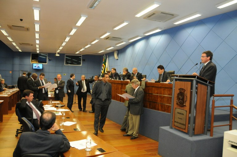 Doze projetos serão analisados na sessão desta quarta-feira (11/09)
