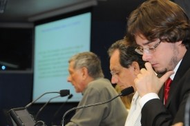 Encontro discute politica para usuários de drogas que vivem nas ruas
