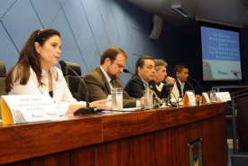 Fórum na Câmara discutiu regulamentação do motofrete e mototáxi