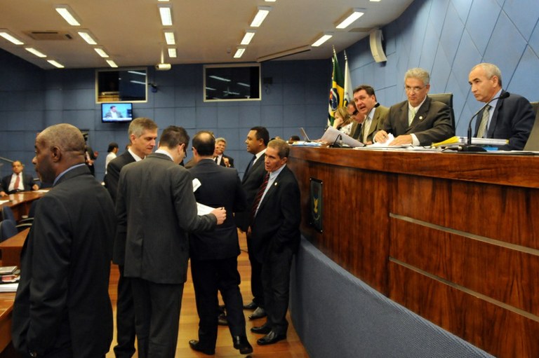 Nove projetos serão analisados na sessão de segunda-feira (23/09)