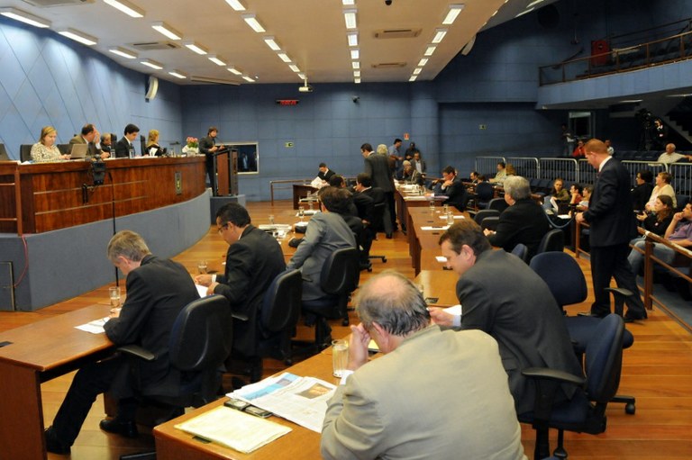 Oito projetos estão na pauta de segunda-feira (07/10)