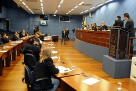 Pauta desta segunda-feira (01/04) tem seis itens em votação