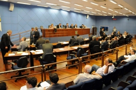 Pauta de segunda-feira tem sete itens em votação