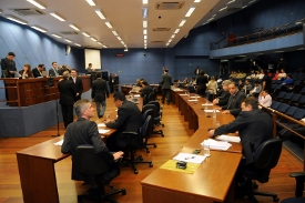 Pauta tem sete projetos em votação; dois tratam de moradia popular