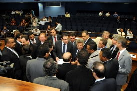 Plenário aprova reajuste de servidores em duas extraordinárias