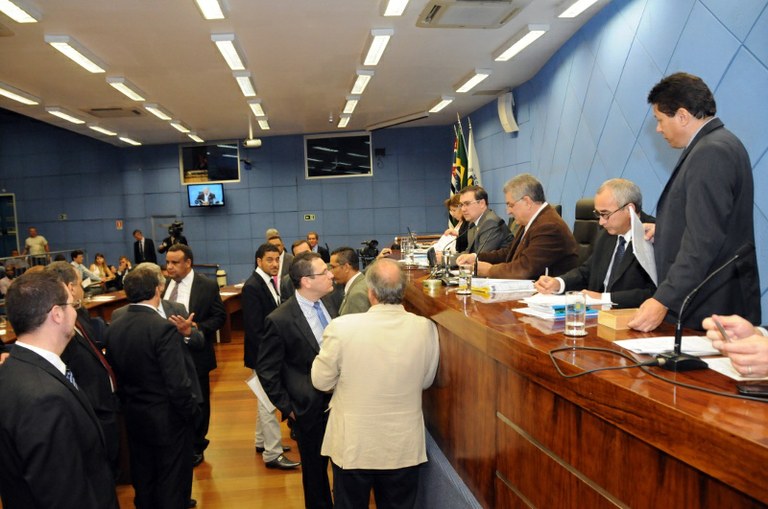 Resultado da votação dos projetos da pauta desta segunda-feira (21/10)