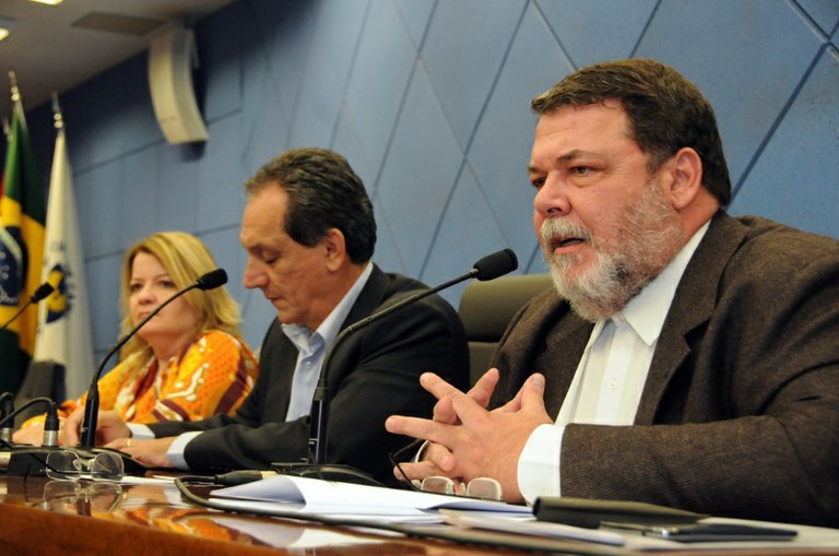 Secretário descarta hospital como contrapartida para liberação de condomínio