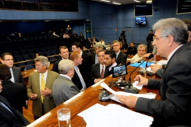 Sessão é suspensa em homenagem à ex-presidente