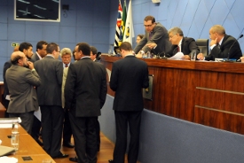 Sete projetos estão na pauta desta quarta-feira