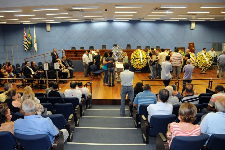 Velório do ex-vereador Luiz Riguetti acontece na Câmara