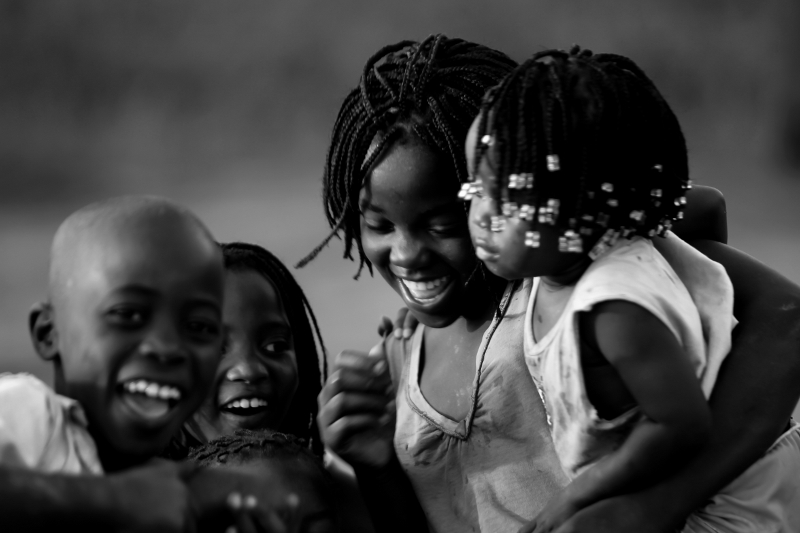 Conexão Cultural: Fotógrafo expõe fotos de viagem a Moçambique e cria rede de ajuda ao país africano