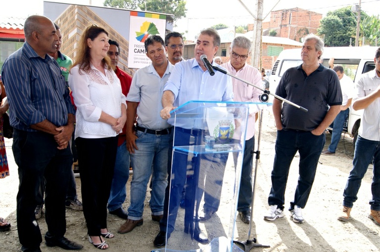 Vereadores acompanham início das obras de Creche no bairro Gleba B