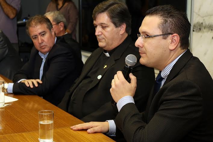 Vereadores participam de entrega de certificado de potencial construtivo da Cúria; projeto foi aprovado na Câmara