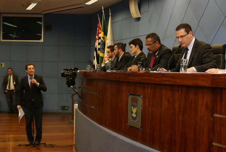 Na primeira sessão após o recesso, pauta da Câmara registra 52 projetos protocolados e vereadores aprovam em primeira votação PL sobre respeito a alunos de autoescola