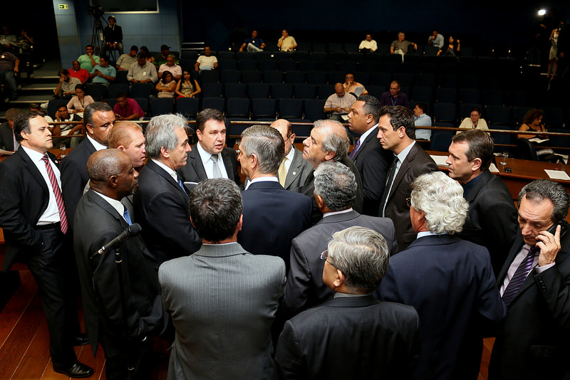 Câmara realiza duas sessões extraordinárias na manhã desta terça-feira (15/12)