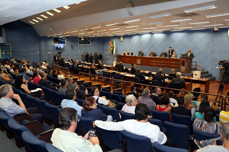 Primeira sessão de 2015 analisa PL que obriga a higienização dos ônibus do transporte público de Campinas