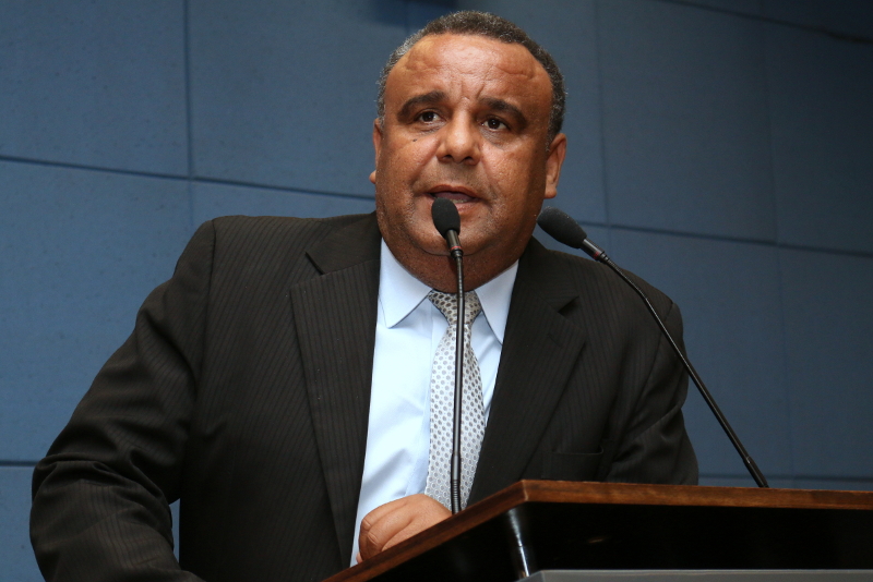 Comissão de Defesa do Consumidor quer guichês para pagamento de estacionamento em dinheiro em todos os pisos do Iguatemi e leva caso ao Procon, que irá notificar shopping