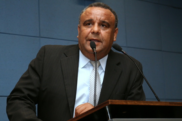 Comissão de Defesa do Consumidor quer guichês para pagamento de estacionamento em dinheiro em todos os pisos do Iguatemi e leva caso ao Procon, que irá notificar shopping
