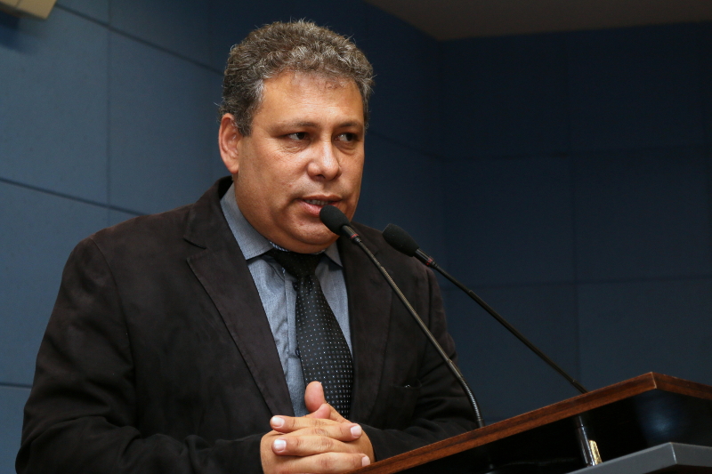 Vereador Carmo Luiz protocola PL que prevê campanhas de combate e prevenção do câncer de ovário