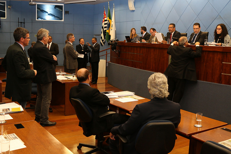 Câmara aprova, em segunda votação, PL sobre obrigatoriedade de reserva de vagas a idosos em estacionamentos e zona azul
