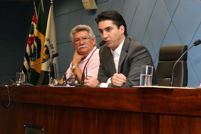Audiência Pública debate, nesta segunda (25), alteração na LOM para evitar progressão continuada nas escolas da cidade
