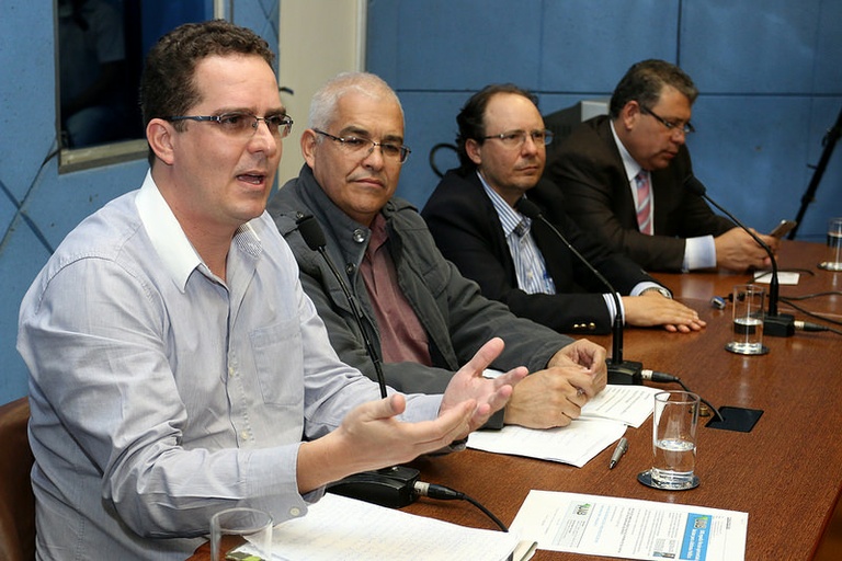 Debate sobre reforma política realizado na Câmara levanta pontos polêmicos da PEC que vai mudar  o sistema eleitoral