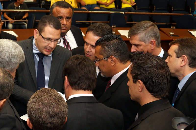 TCE rejeita contas da Prefeitura de 2011 e Câmara notifica Hélio, Demétrio e Pedro Serafim para apresentarem defesa no Legislativo
