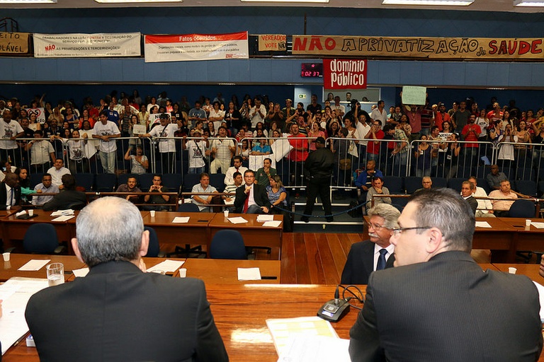 Câmara aprova PLC que autoriza a prefeitura a contratar Organizações Sociais para atuarem em diversas áreas 