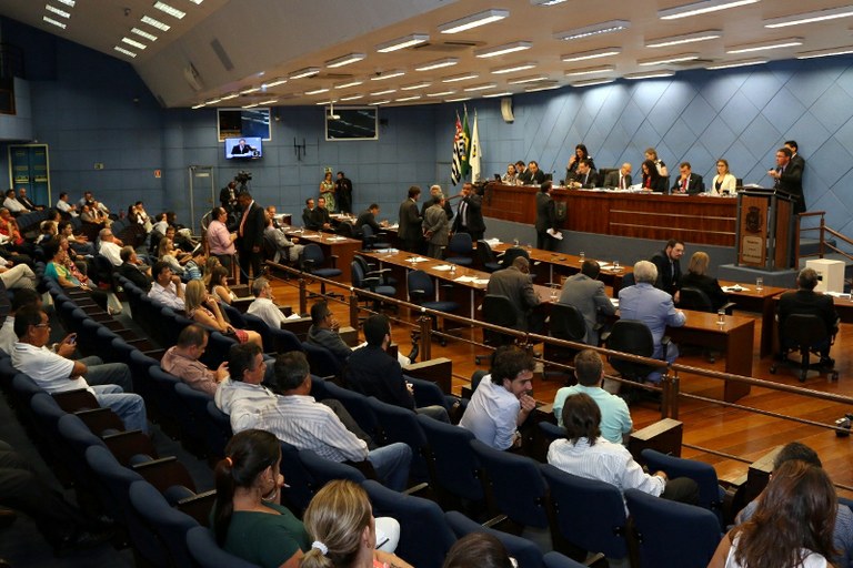 Câmara sedia Audiência Pública e CPI dos Trotes nesta segunda (9)