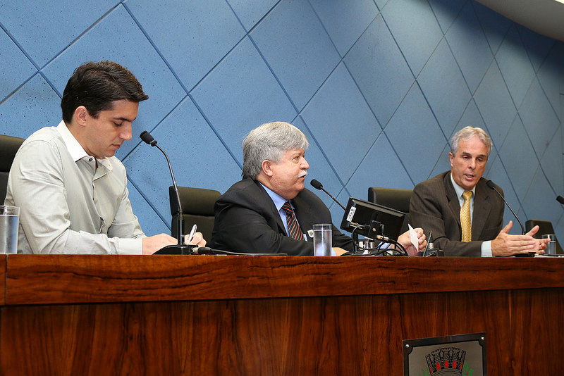 Em audiência pública, vereadores debatem com presidente da Emdec melhor sistema de informação para usuários do Transporte
