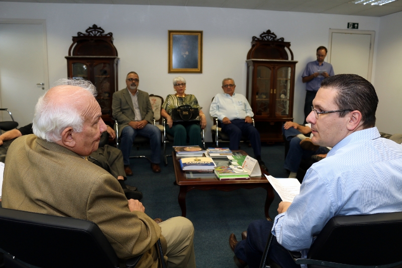 Presidente da Câmara recebe Academia Campinense de Letras: programas especiais sobre a história de Campinas serão exibidos na TV Câmara a partir deste sábado