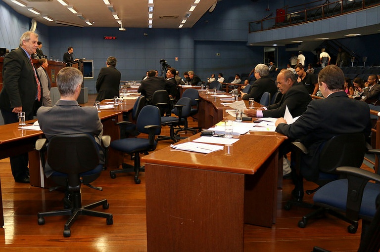 Na última sessão de março, vereadores debaterão criação do  “Dia de Combate ao Câncer de Mama” e alerta de perigo em elevadores de postos de gasolina