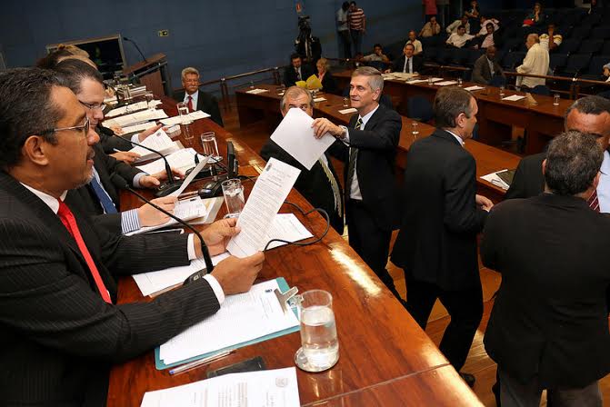 Vereadores aprovam todos os projetos da última sessão de março