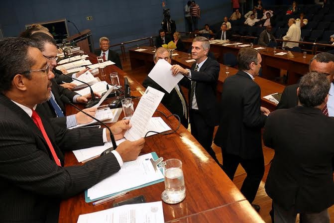 Vereadores aprovam todos os projetos da última sessão de março