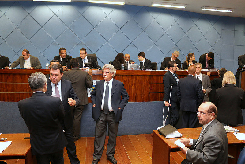 Câmara aprova, em primeira análise, obrigatoriedade de empresas de telefonia e TV por assinatura terem endereço fixo para receber reclamações de usuários
